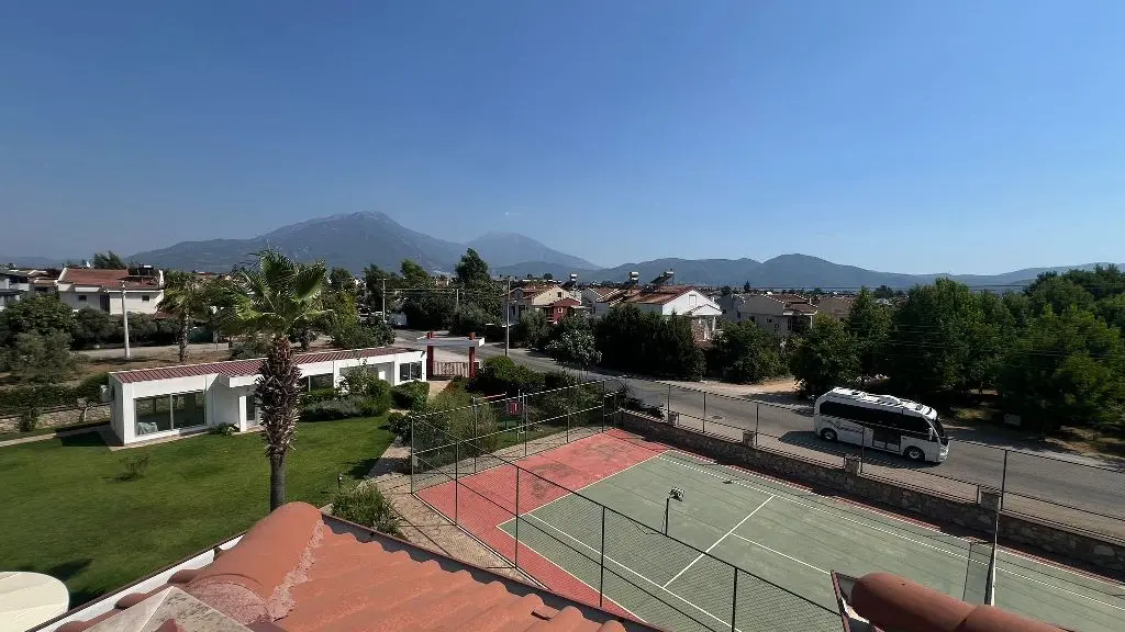 Tennis court